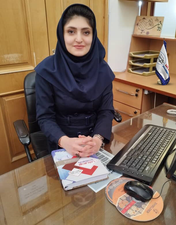 خانم مهندس فتوحی مدیر کنترل کیفی